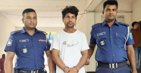 ফতুল্লায় ৪ স্কুলছাত্রীকে আটকে রেখে ধর্ষণের অভিযোগে শিক্ষক গ্রেপ্তার