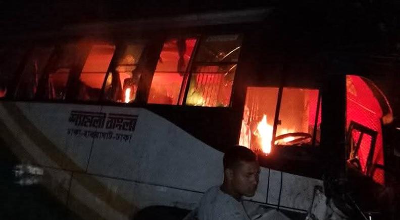 ফুলপুরে বাসের ধাক্কায় মাহিন্দ্রার ৬ যাত্রী নিহত