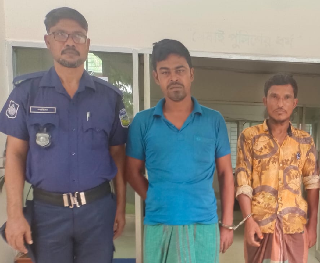 নালিতাবাড়ীতে ভারতীয় মদসহ গ্রেফতার ২