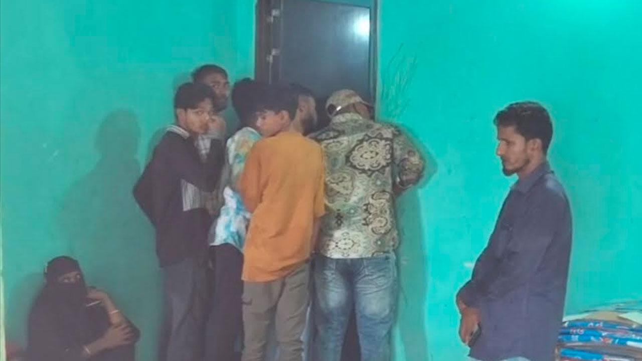 কক্সবাজারে ভাড়া বাসা থেকে ব্যবসায়ীর ঝুলন্ত মরদেহ উদ্ধার