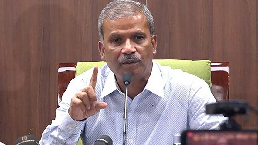 সরকারে আসার পর নিজেকে অবরুদ্ধ মনে হচ্ছে : আসিফ নজরুল