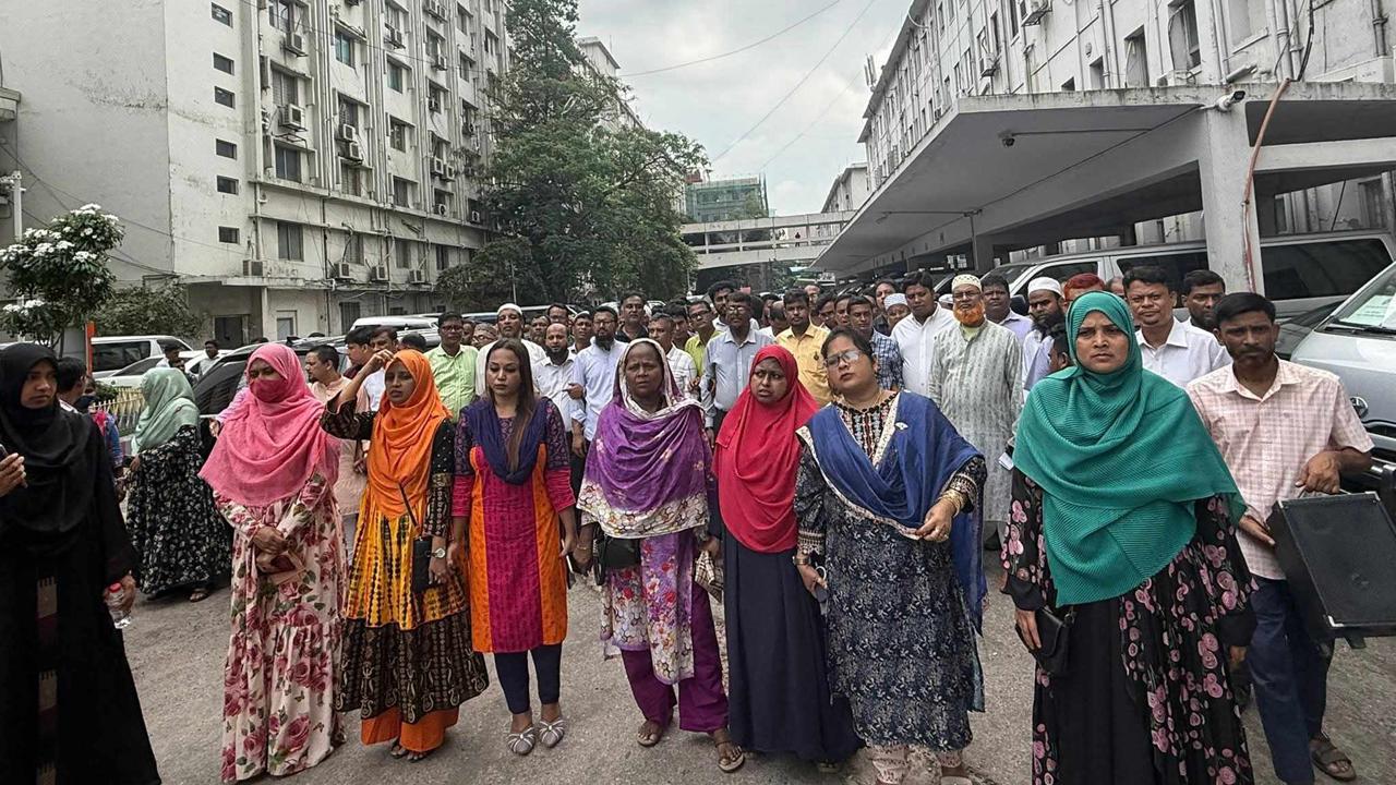 অধ্যাদেশ বাতিলের দাবিতে সচিবালয়ে আবারও বিক্ষোভ
