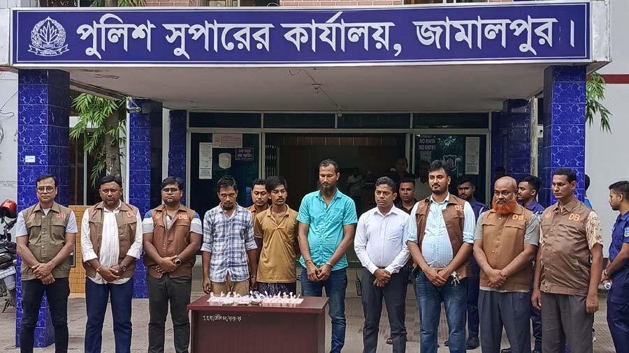 জামালপুরে ৪ হাজার ইয়াবা ও নগদ অর্থসহ ৩ মাদক কারবারি গ্রেফতার
