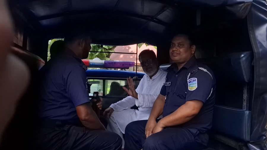 জামালপুরে জেলা আওয়ামী লীগের উপদেষ্টা নাজমুল হক বাবু গ্রেফতার