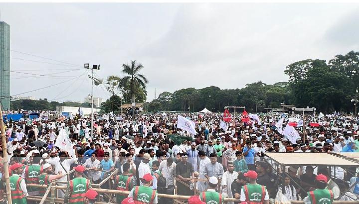সোহরাওয়ার্দীতে জড়ো হচ্ছেন জামায়াতের নেতাকর্মীরা