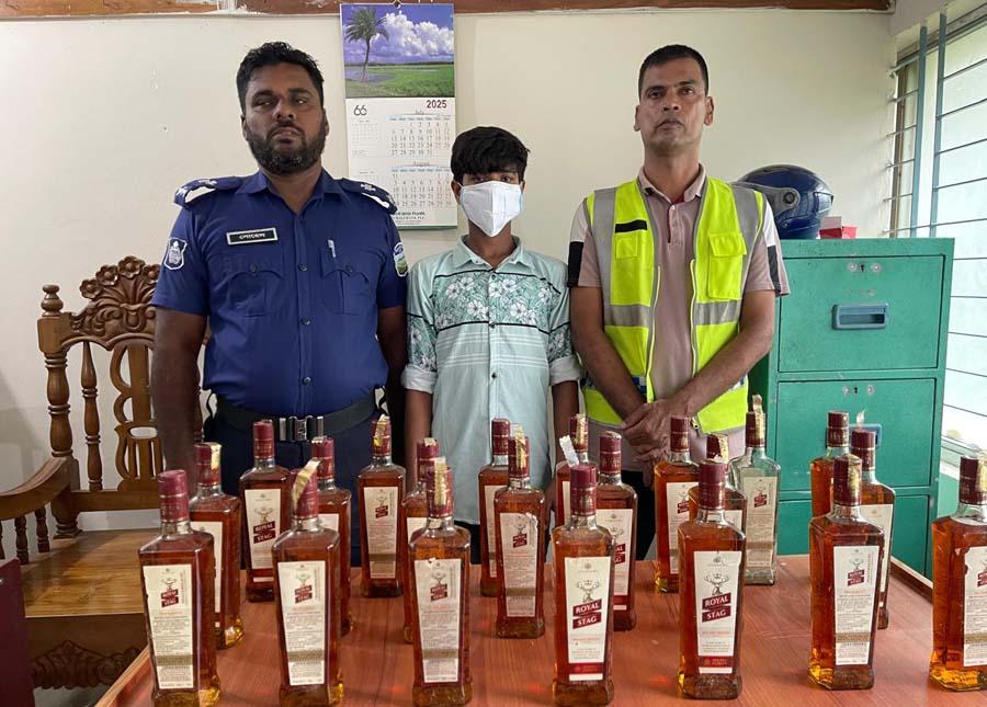 নালিতাবাড়ীতে ভারতীয় মদসহ কিশোর গ্রেফতার