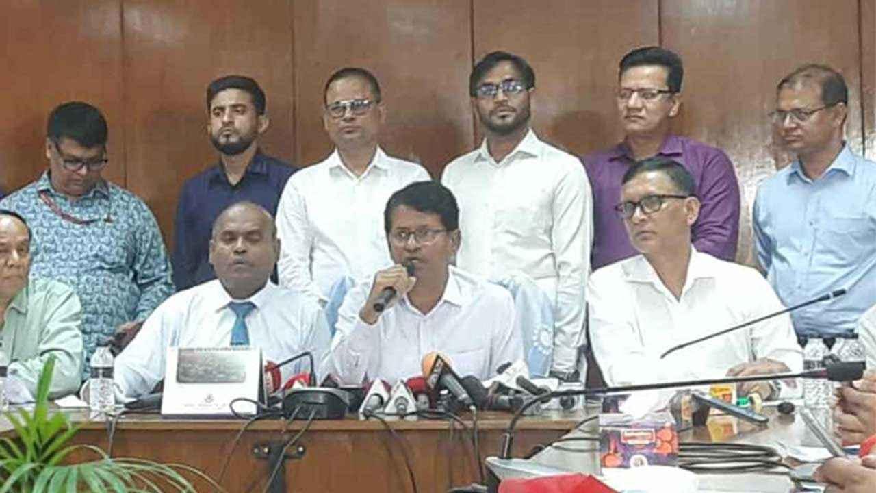 শিক্ষার্থীরা খাতায় যা লিখেছে, সে অনুসারে নম্বর পেয়েছে : চেয়ারম্যান
