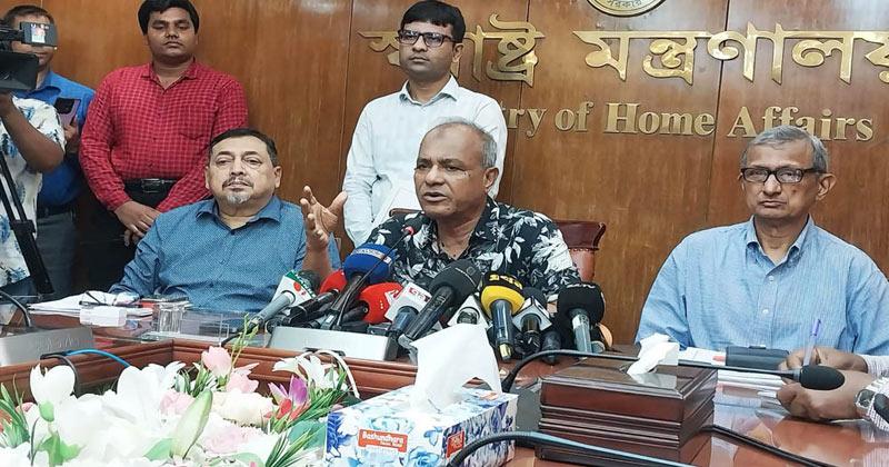 গোপালগঞ্জের ঘটনায় গণগ্রেপ্তার হচ্ছে না : স্বরাষ্ট্র উপদেষ্টা