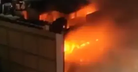 ইরাকে বিপণিবিতানে ভয়াবহ অগ্নিকাণ্ড, মৃত্যু ৫০