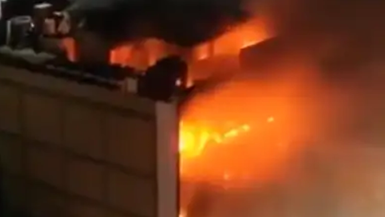 ইরাকে বিপণিবিতানে ভয়াবহ অগ্নিকাণ্ড, মৃত্যু ৫০