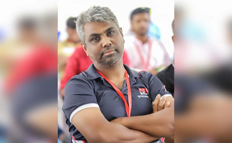 আমাকে আর ছুঁড়ো না—সাংবাদিকতা নয়, জীবন চাই”