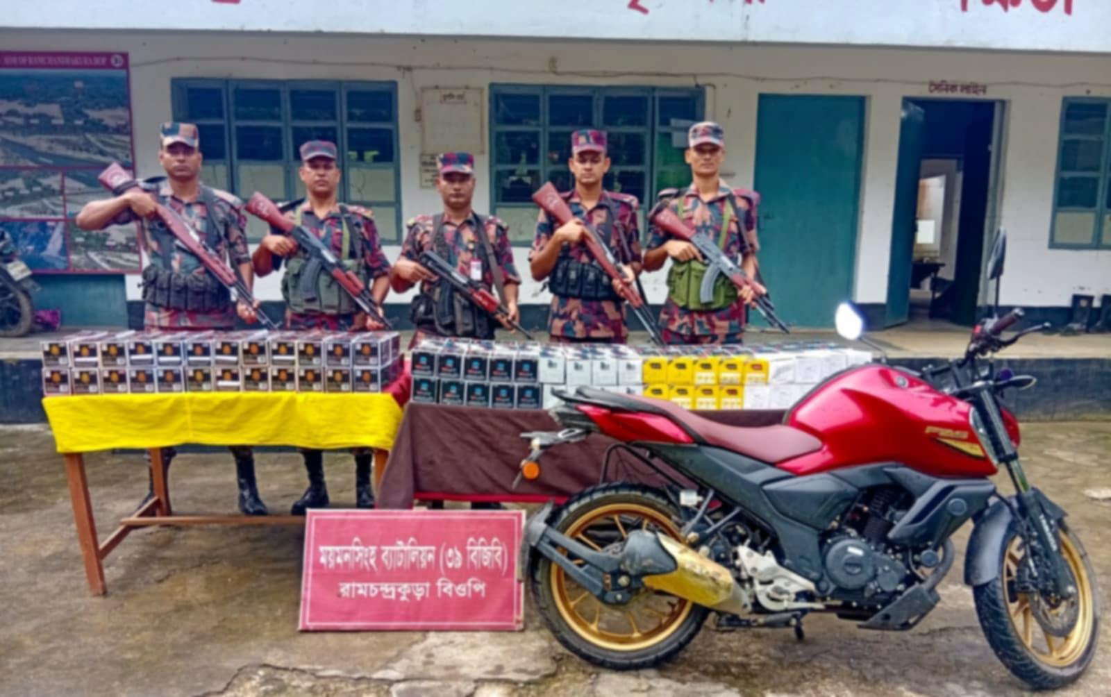 নালিতাবাড়ী সীমান্তে ১কোটি ৩১ লক্ষ টাকার ভারতীয় মোবাইল ডিসপ্লে জব্দ