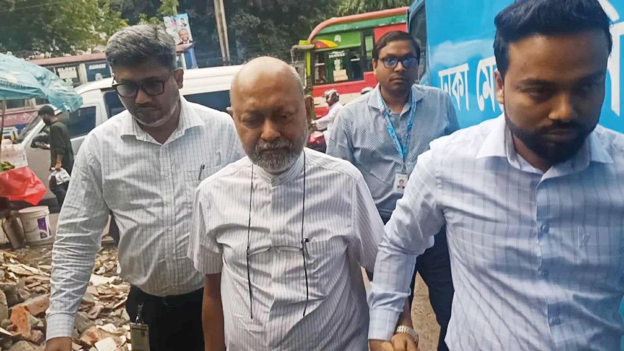 দুর্নীতির মামলায় অধ্যাপক কলিমউল্লাহ কারাগারে